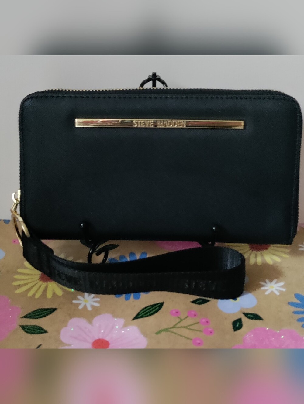 Steve Madden Large Saffiano Zip-Around Continental Wallet
